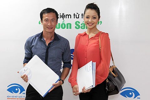 Jennifer Phạm xinh tươi bên Đặng Phương Nam