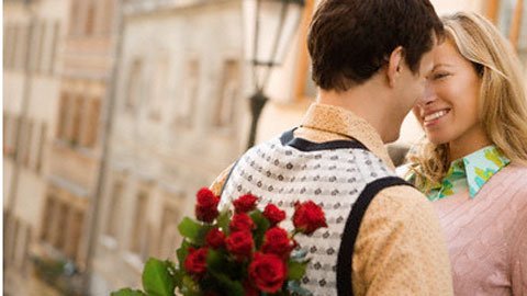 Tặng quà mẹ người yêu, bị chê là hoang…