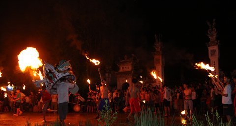 Trung thu ở vùng quê: Đuốc rực rỡ thay đèn