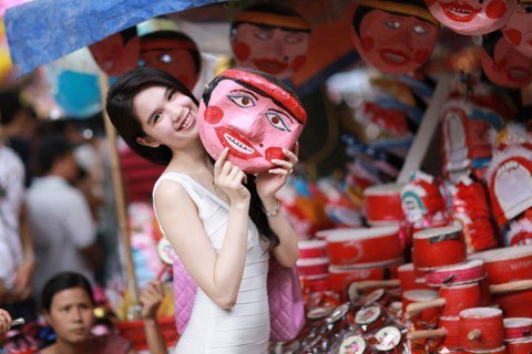 Clip Ngọc Trinh nói về Tết Trung thu hồi nhỏ