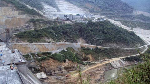 Lở núi, thuỷ điện Bản Vẽ nguy cơ bị vùi lấp