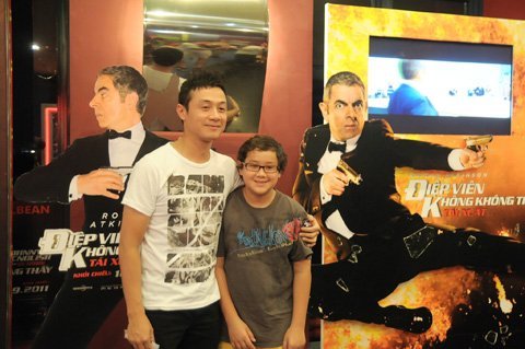 MC Anh Tuấn khoe con trai giữa dàn sao