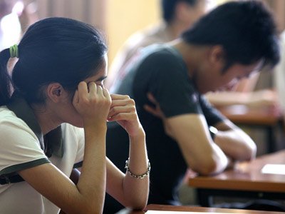 Ngưng tuyển sinh vì lãnh đạo chưa tốt nghiệp ĐH