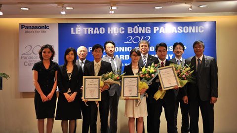 Nhật trao học bổng 240.000 USD cho 3 sinh viên