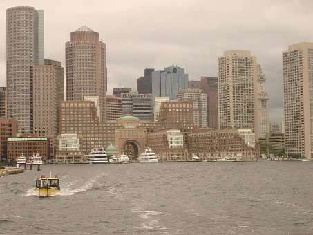 Nước Mỹ “quên” khóa cửa và thấy khóa bị phá ở Nội Bài