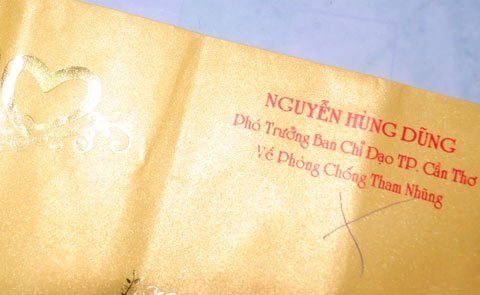 Tôi ra đây có phải xưng danh không nhỉ?