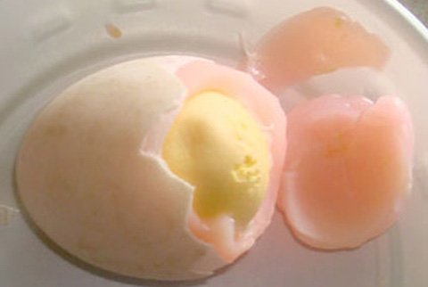 Xuất hiện trứng gà nghi giả, dai như cao su