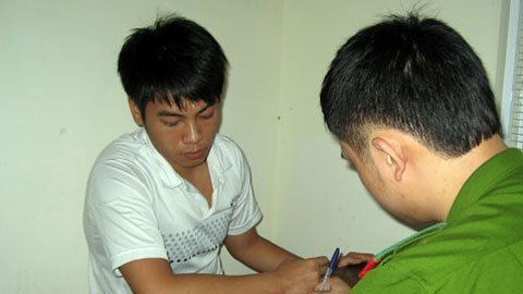Bắt giữ tên côn đồ tấn công cảnh sát
