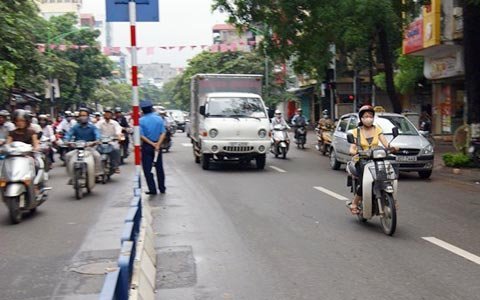Hà Nội: Vi phạm nhiều ngày đầu phân làn