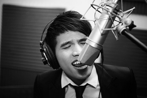 Quốc Thiên trở lại bằng nhạc Đức Trí, lời hoa hậu