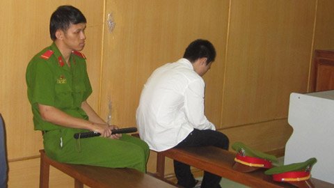 Nam sinh giết người vì bênh bạn gái