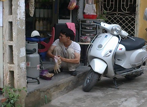 Gội đầu giá rẻ thu nhập hàng chục triệu mỗi tháng