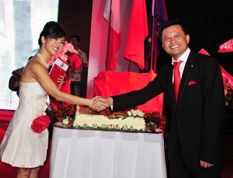 Hồng Nhung trẻ trung tuổi 41