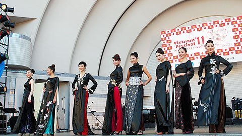 Võ Việt Chung ghi điểm với khán giả Nhật