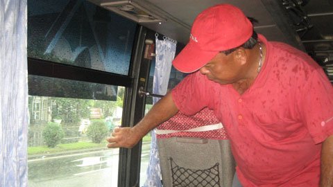 Lái xe thuê côn đồ hành hung chủ xe