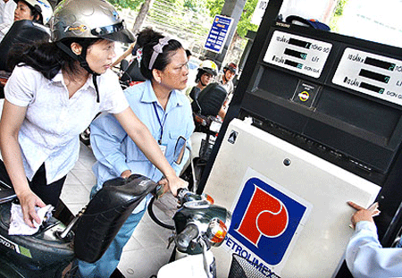 Ý kiến phản hồi tranh luận về giá xăng dầu