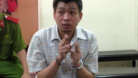 Những kẻ đưa người thân vào... ‘danh sách thảm sát’