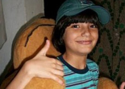 Bàng hoàng cậu bé 10 tuổi bắn cô giáo rồi tự sát