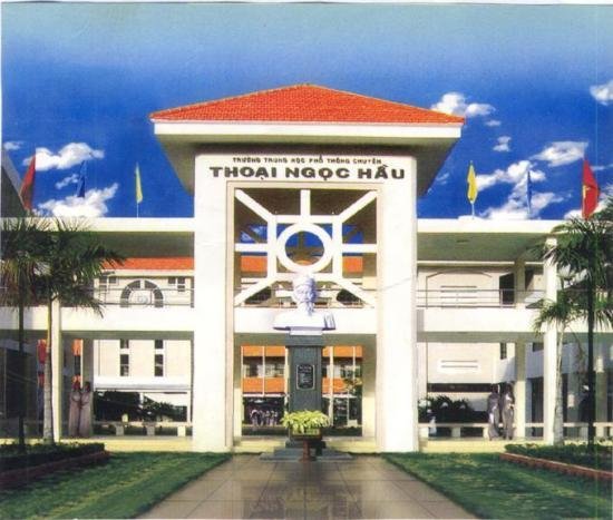 'Sao không đặt tên trường là Nguyễn Văn Thoại?'