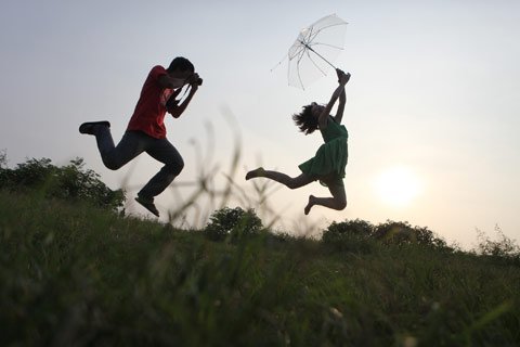 Giới trẻ nháo nhào “bay”… săn niềm vui