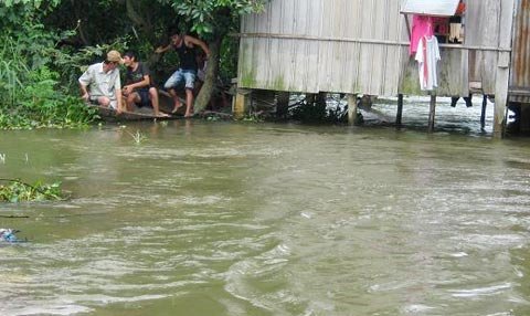 Nóng trong ngày: Bão cực mạnh trên biển Đông