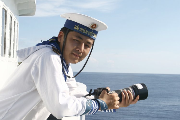 Muốn viết thơ lính, hãy ra đảo