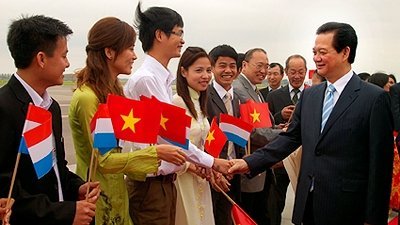 Thủ tướng bắt đầu thăm Hà Lan