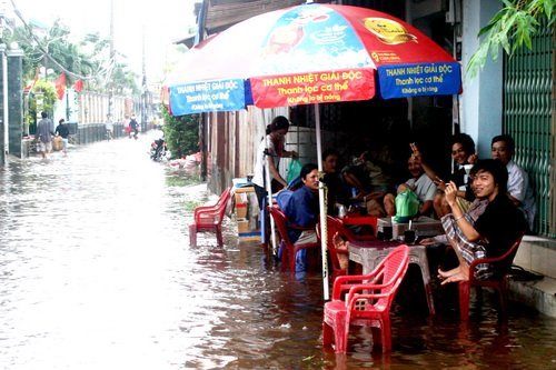 Thi công bỏ dở, hàng trăm hộ ngập lụt
