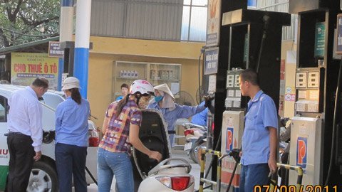 Thủ tướng yêu cầu công khai chi phí xăng dầu