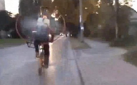 Màn trình diễn đi xe đạp với 
