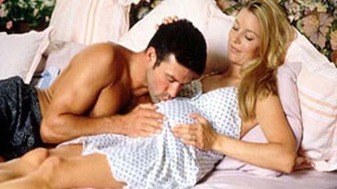 Quan hệ khi mang thai: Liệu đứa trẻ có bị 