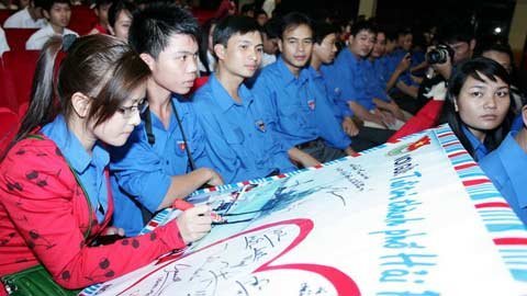 Tuổi trẻ vì biển đảo quê hương