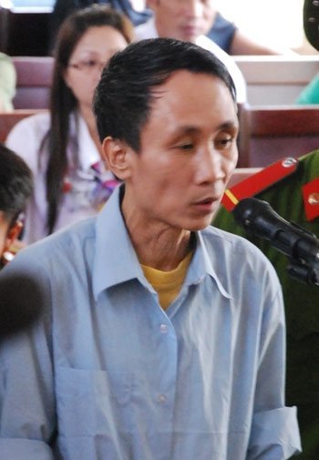 “Yêu râu xanh” bị ám ảnh bởi trinh tiết