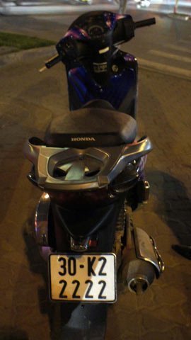 'Bí ẩn' đằng sau chiếc xe mang BKS tứ quý 2