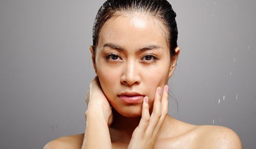 Xem ảnh “tiết kiệm nước”của Hoàng Thùy Linh