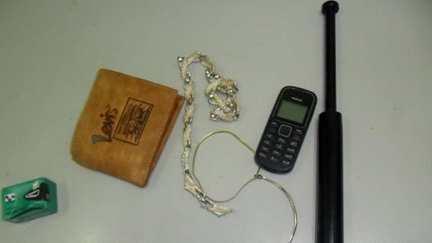 Cảnh sát dồn đuổi 2 tên cướp trên phố