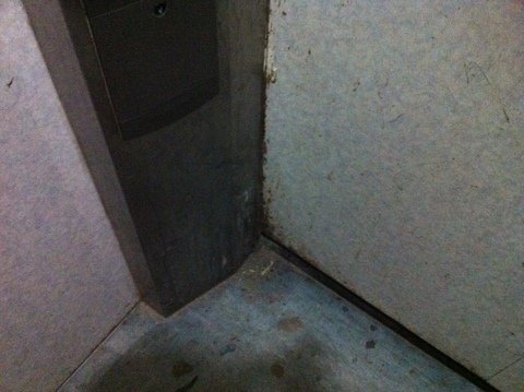 Thương binh phải leo 11 tầng vì thang máy hỏng