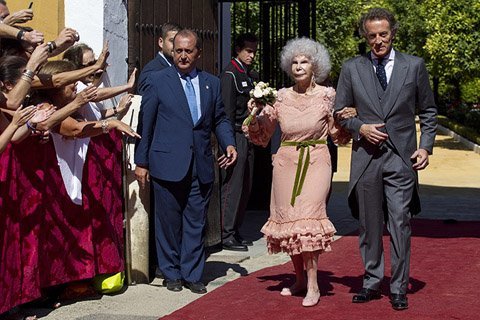 Ảnh nữ công tước 85 tuổi trong ngày cưới