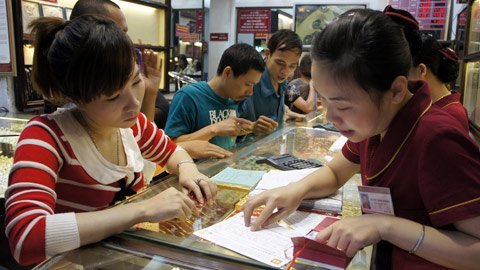 Vàng nội 'liên thông ngược' với vàng thế giới