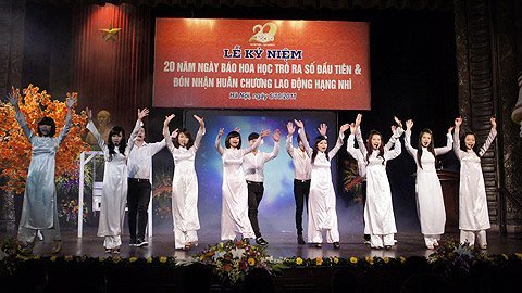 Hoa học trò tuổi 20