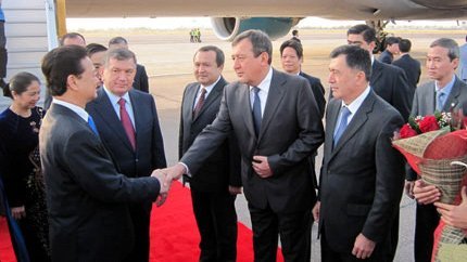 Ký hàng loạt thỏa thuận hợp tác với Hà Lan, Uzbekistan, Ukraine