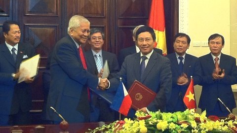 Tăng hợp tác quốc phòng với Philippines