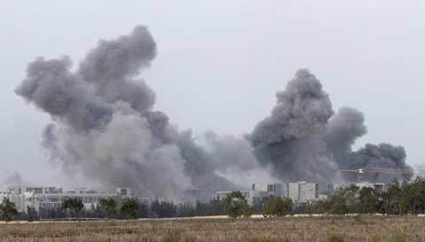 Thành trì của Gaddafi hứng đòn quyết định