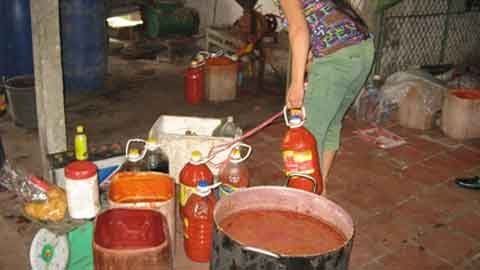 Tương ớt chứa chất gây ung thư bán tràn lan ở HN