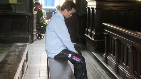 Vướng vòng lao lý sau một lần bênh con