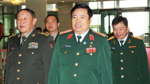 Quân đội Việt-Trung kiềm chế, không để xung đột trên biển