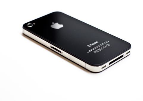 Apple bất ngờ bán iPhone 4S bản quốc tế