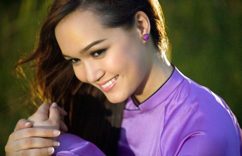 Hôm nay Thúy Vy lên đường dự Miss World 2011