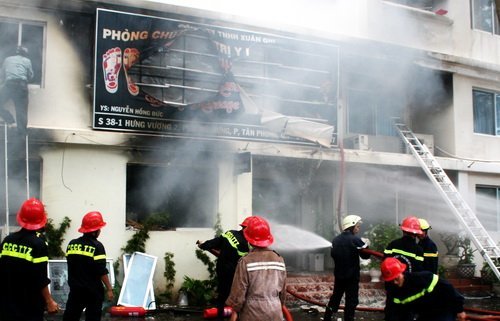 TP.HCM: Cháy rụi một cơ sở massage