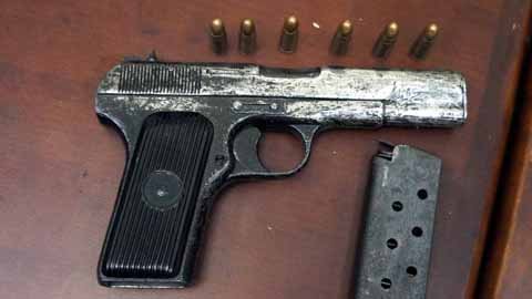 Hà Nội: Bắt giữ ô tô chứa súng